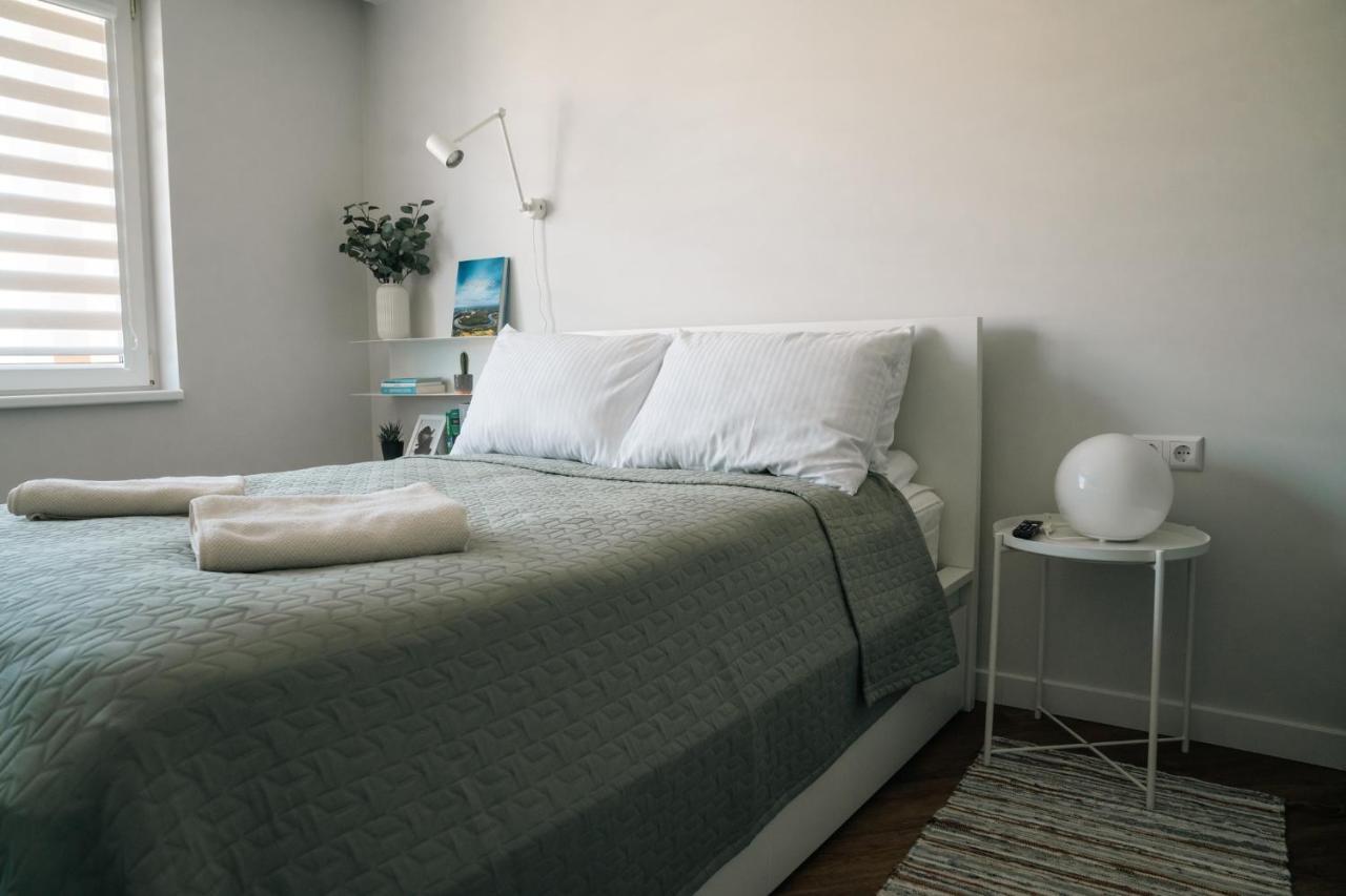 Grey Green Studio Apartment Birstonas Exterior photo
