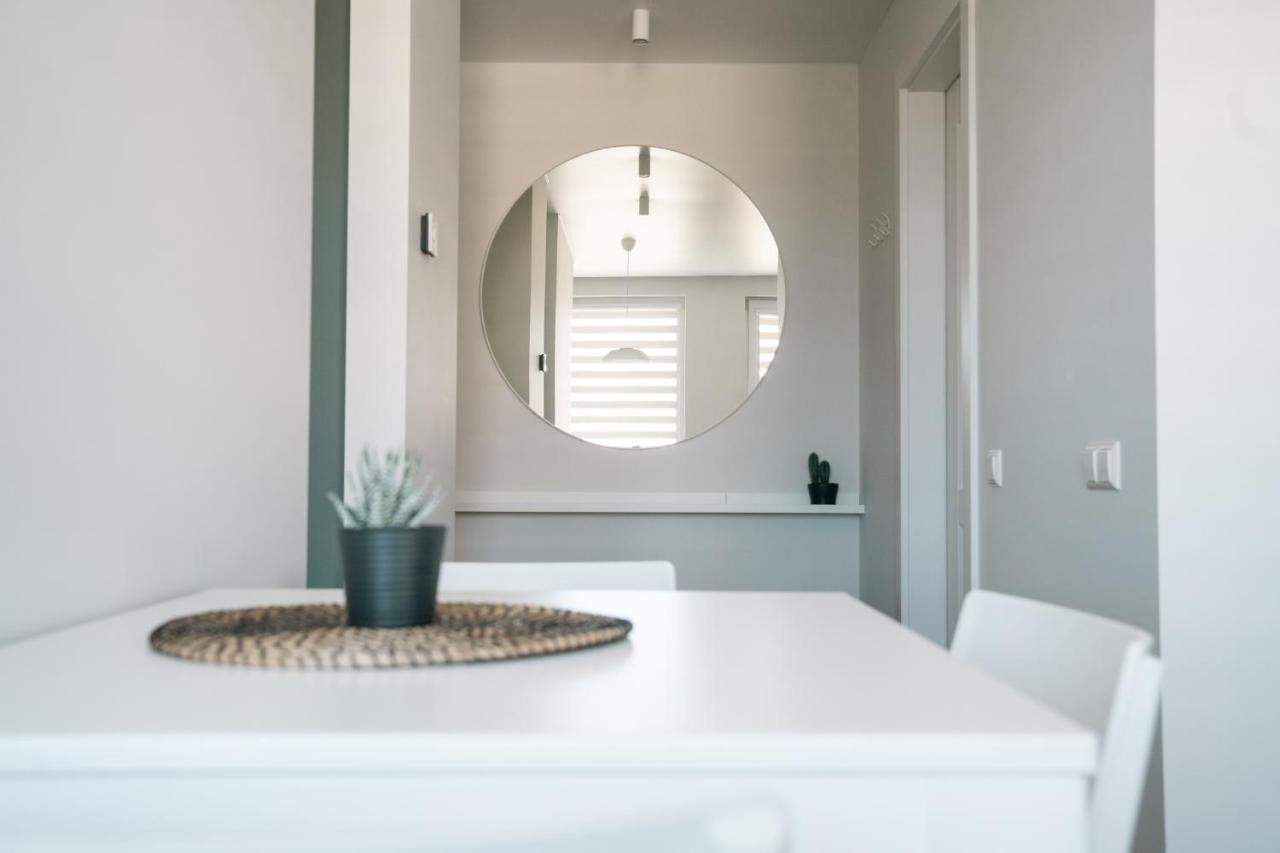 Grey Green Studio Apartment Birstonas Exterior photo